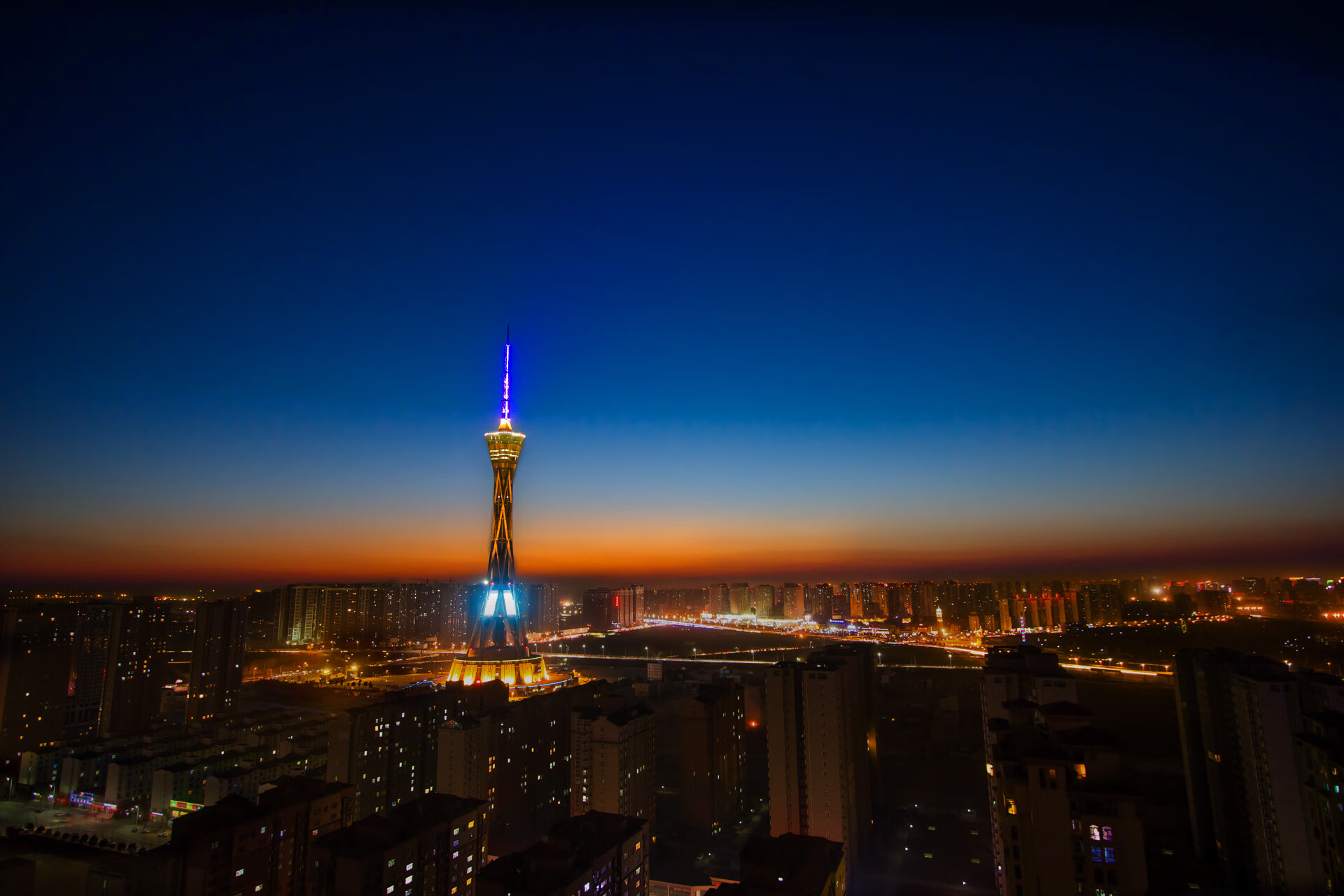 英超“金牌教练”频频变动，为战术创新添动力，英超冠军教练